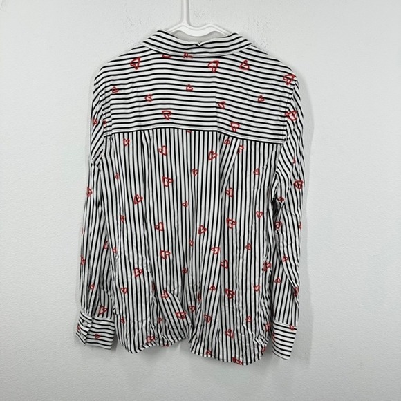 Jane + Delancey Striped Heart‎ Print Button Down Shirt - Size M - Picture 8 of 8